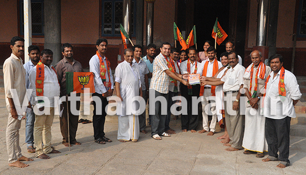 ಕಿನ್ನಿಗೋಳಿ, ಫೆ.11: ಇಲ್ಲಿನ ಜಿಲ್ಲಾ ಪಂಚಾಯತ್ ಬಿ.ಜೆ.ಪಿ. ಅಭ್ಯರ್ಥಿಗಳ  ಪರ ಪ್ರಚಾರಕ್ಕೆ ಚಾಲನೆ